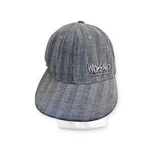 Man's Grey Fitted Embroidered Baseball Hat